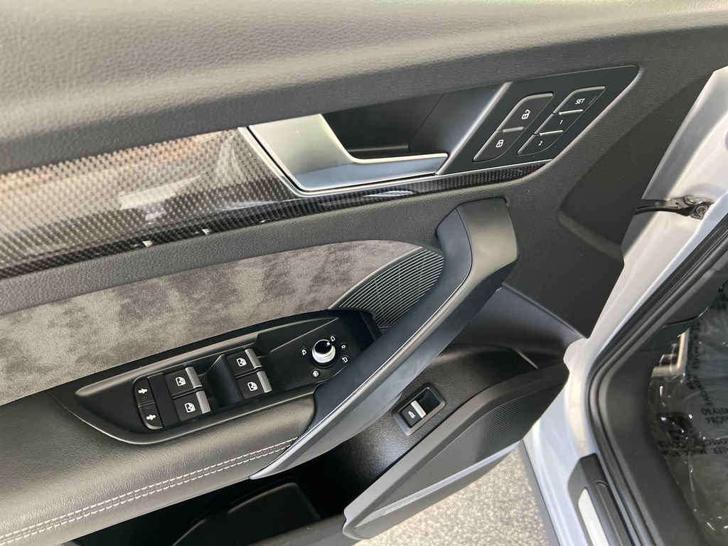 Used 2019 Audi SQ5 Premium Plus w/ Premium Plus Package AWD/4WD image 13