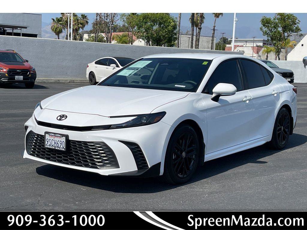Used 2025 Toyota Camry SE w/ Convenience Package FWD image 1