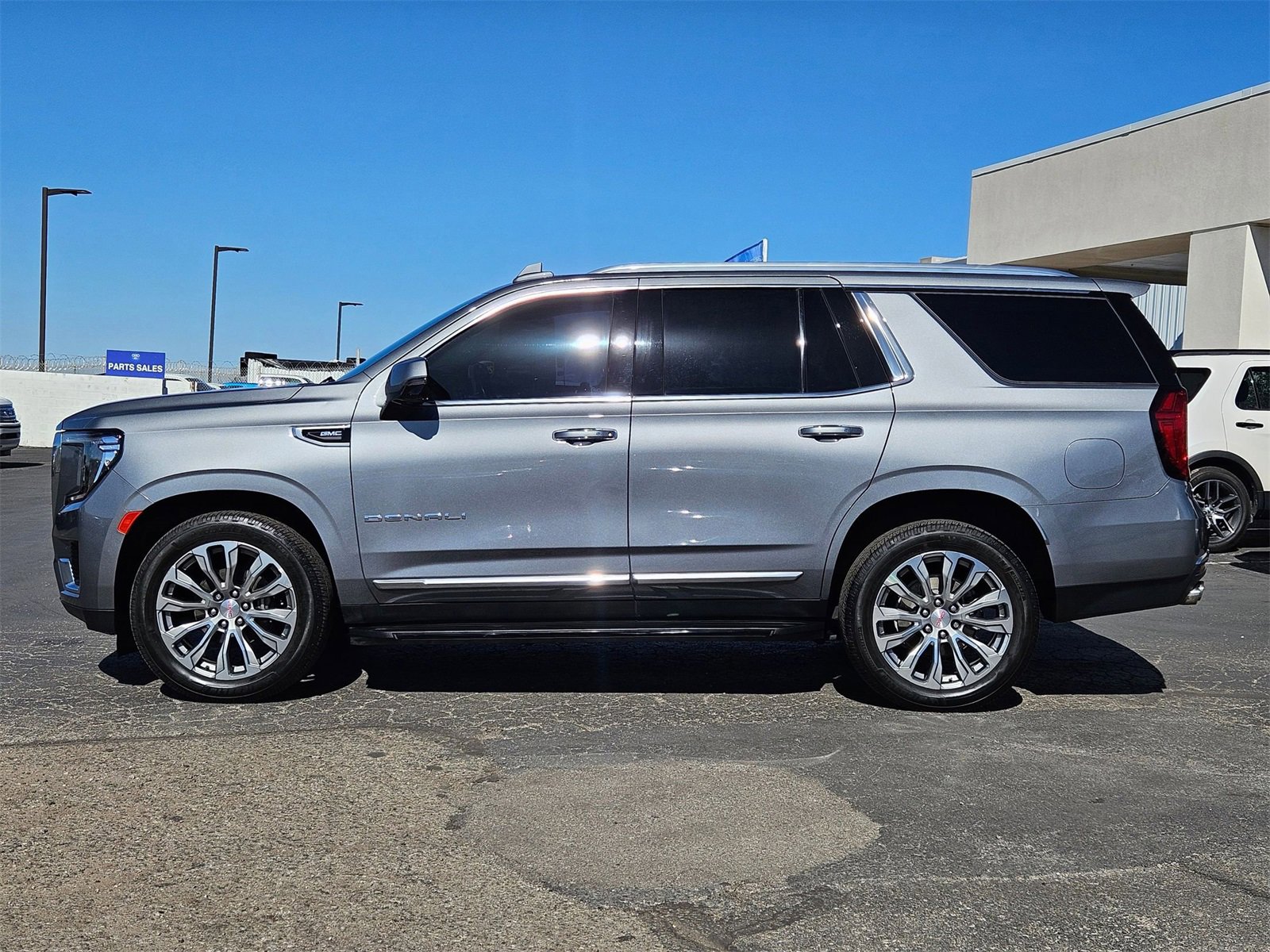 Used 2021 GMC Yukon Denali image 9