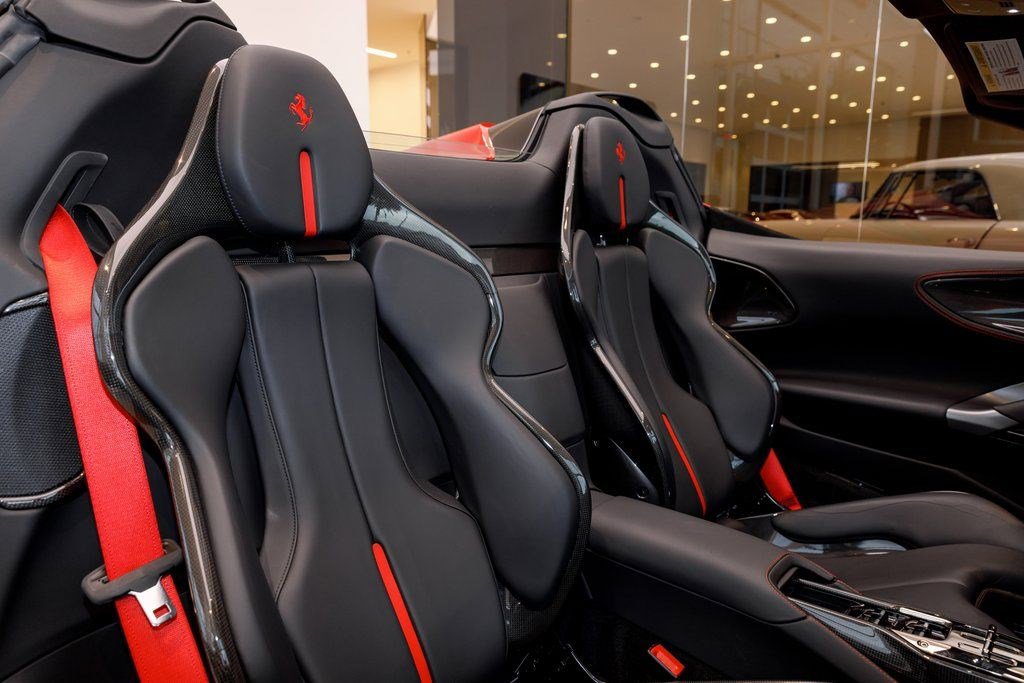 Used 2022 Ferrari SF90 Spider image 41