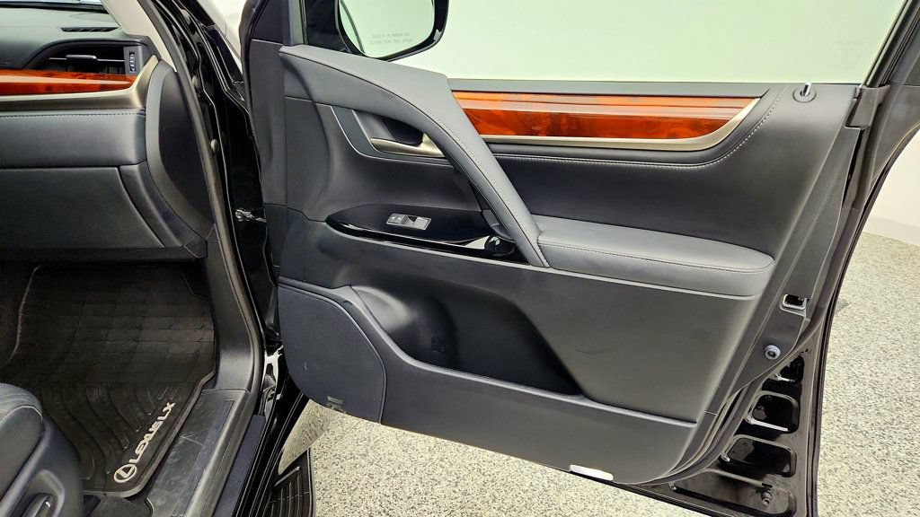 Used 2019 Lexus LX 570 4WD w/ Luxury Package image 30