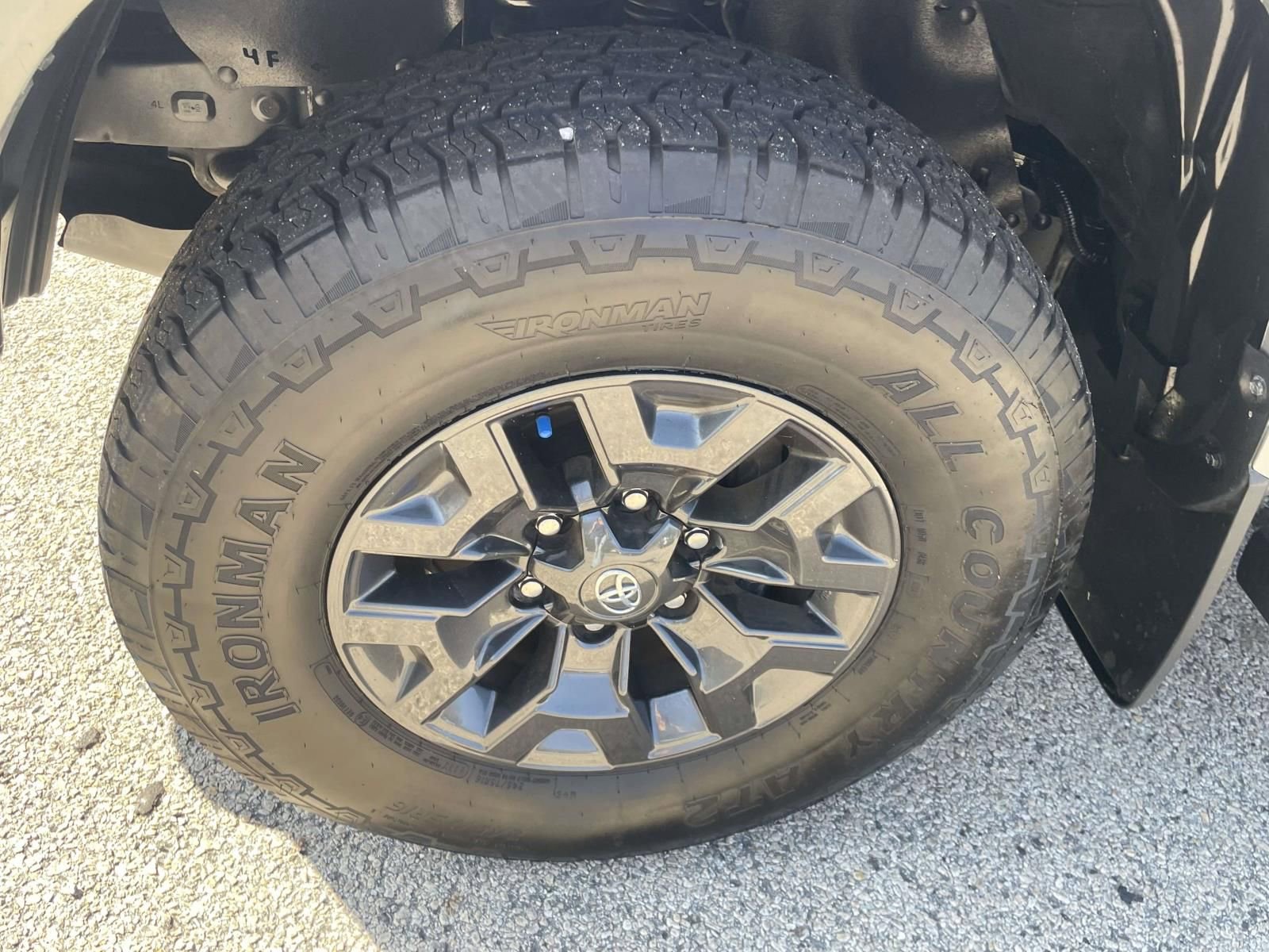 Used 2023 Toyota Tacoma SR5 w/ Technology Package image 9