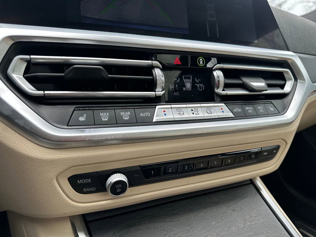 Used 2021 BMW 330i xDrive 330i xDrive w/ Premium Package image 11