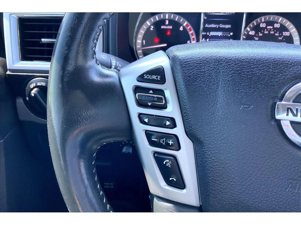 Used 2018 Nissan Titan PRO-4X w/ Pro-4x Convenience Package AWD/4WD image 20