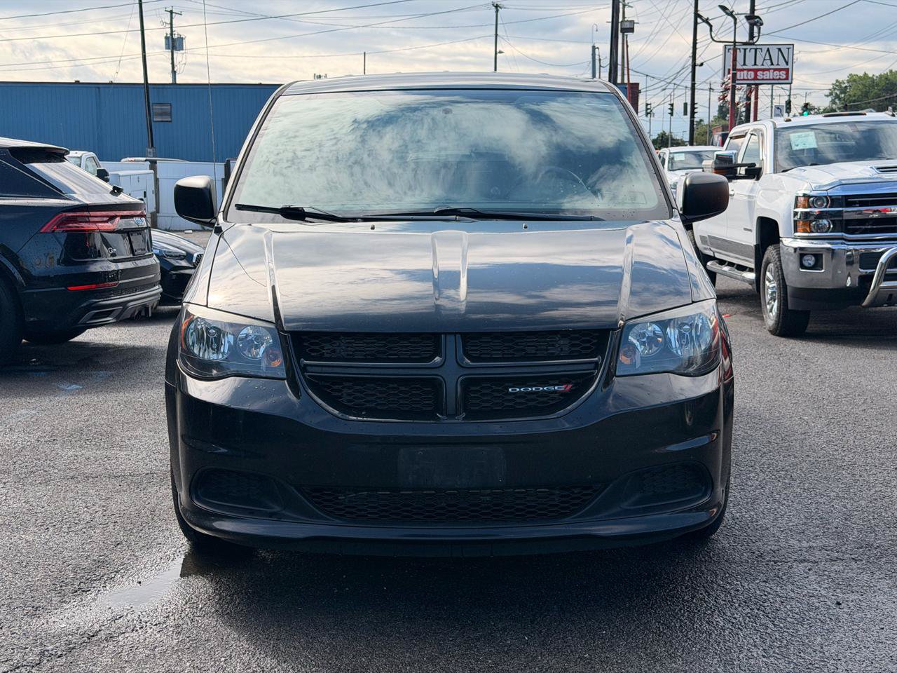 Used 2015 Dodge Grand Caravan SE w/ Quick Order Package 29E SE FWD image 3