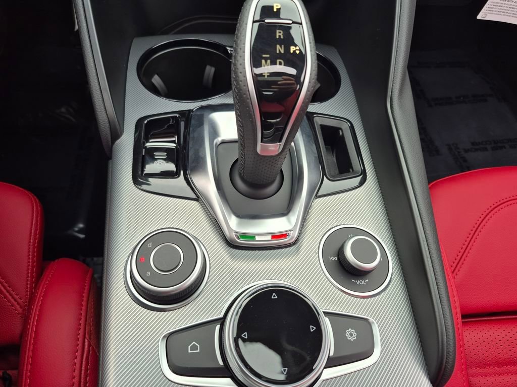 New 2025 Alfa Romeo Giulia AWD w/ Driving Assist Package image 16