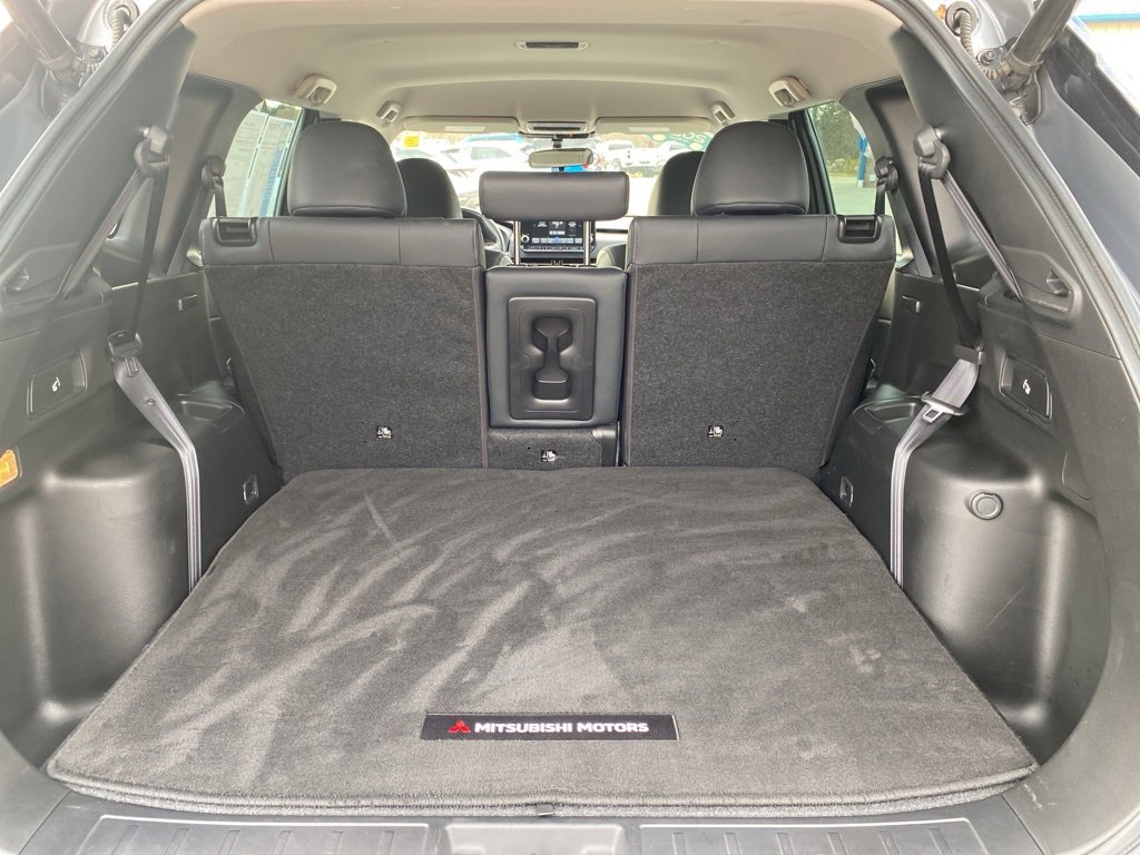 Used 2023 Mitsubishi Outlander SE image 16