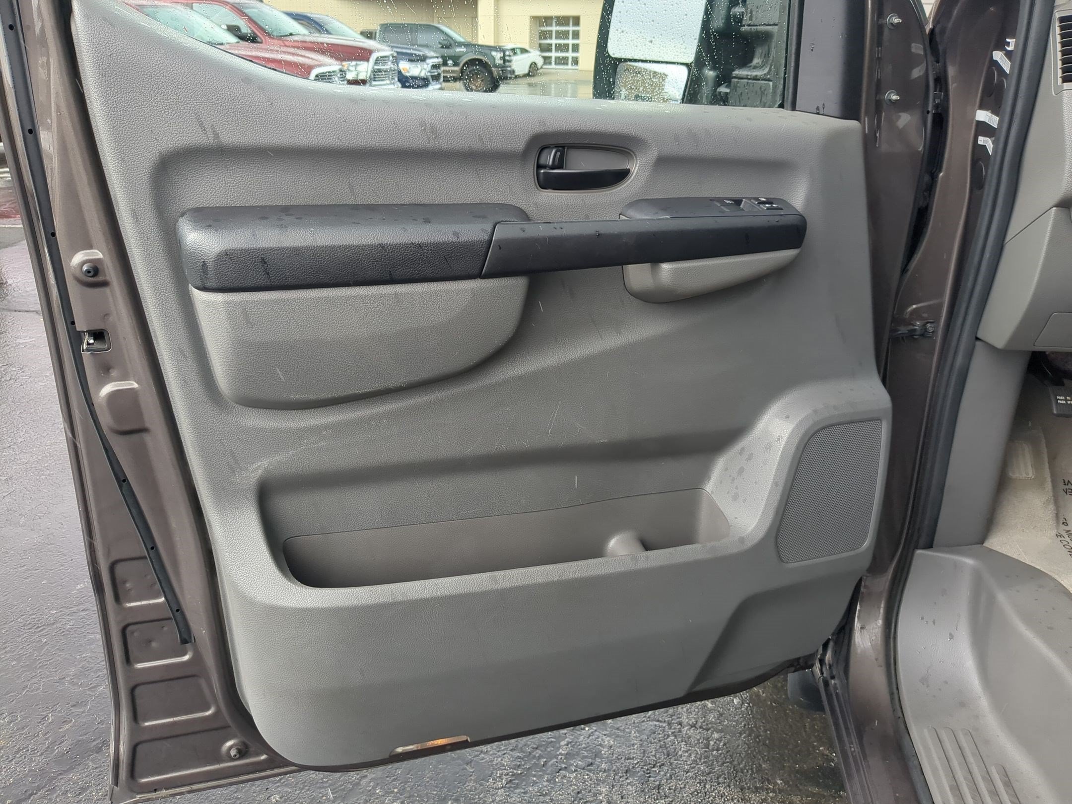Used 2014 Nissan NV 3500 SL w/ Technology Package RWD image 14