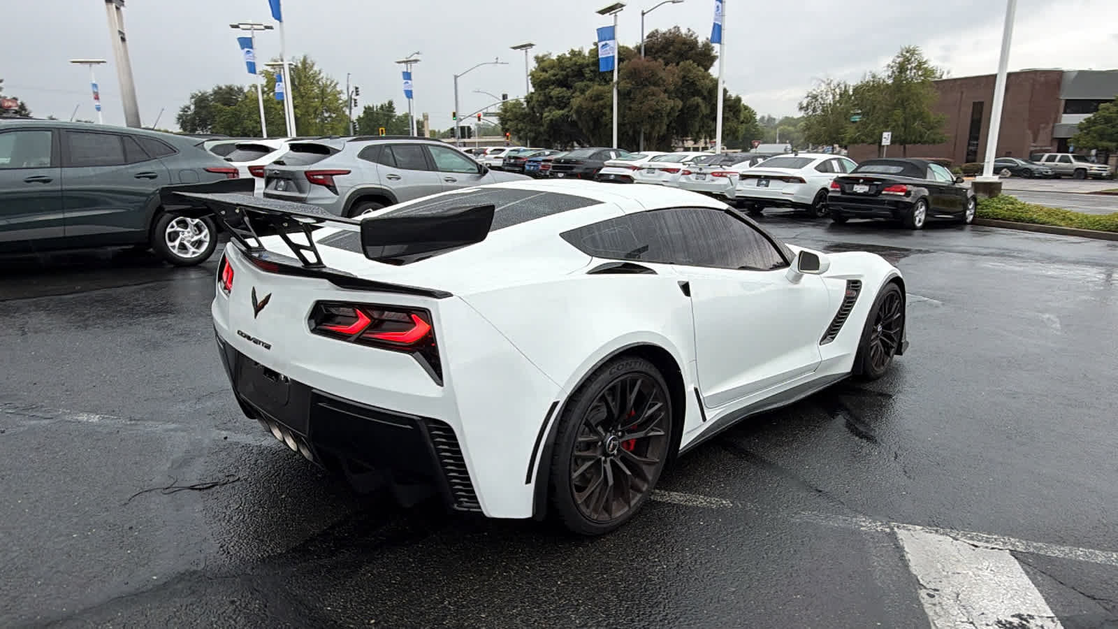 Used 2015 Chevrolet Corvette Z06 w/ 3LZ Preferred Equipment Group RWD image 5