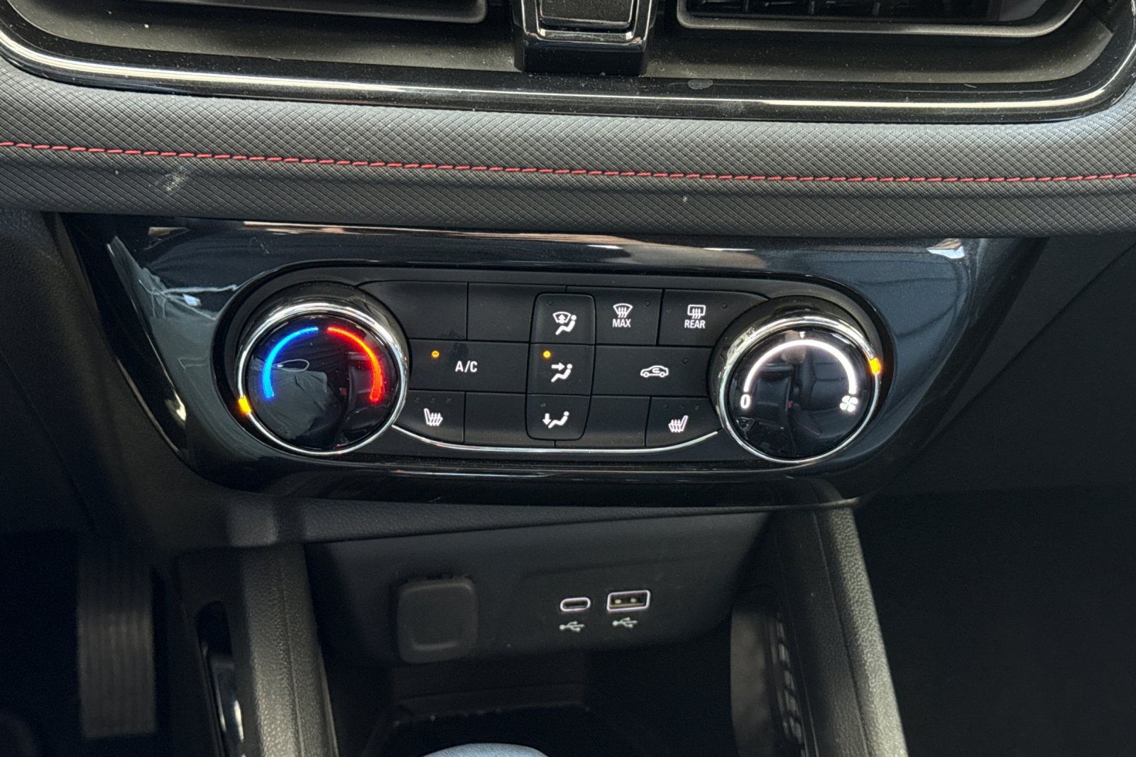 Used 2024 Chevrolet TrailBlazer RS FWD image 28