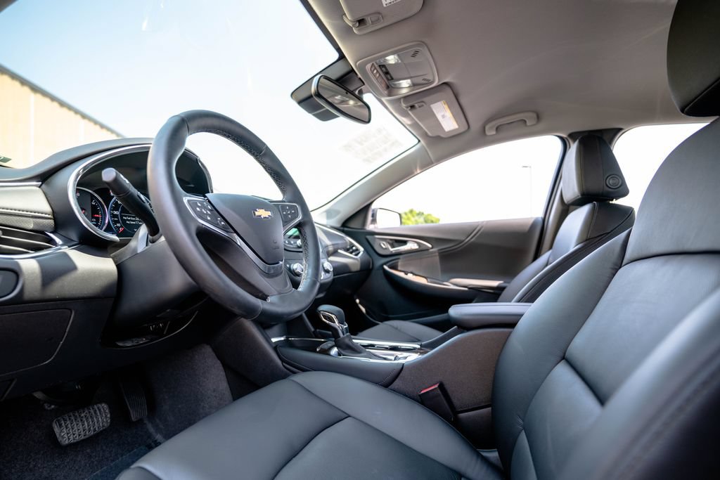Used 2023 Chevrolet Malibu LT w/ Midnight Edition FWD image 5