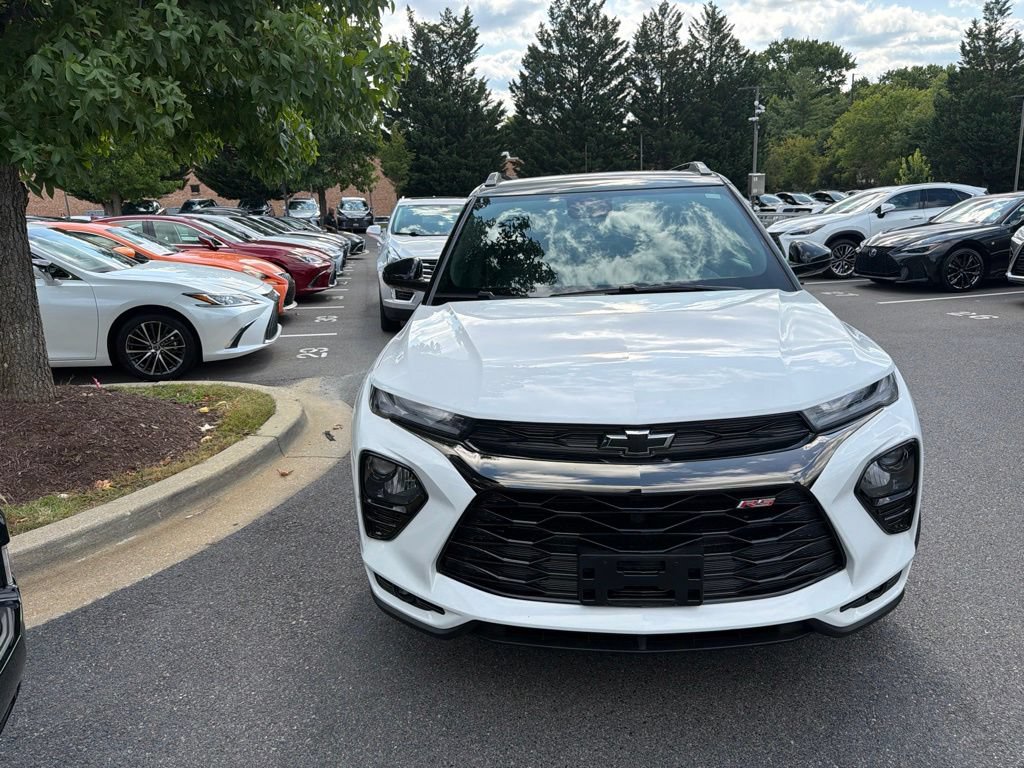 Used 2023 Chevrolet TrailBlazer RS w/ Sun and Liftgate Package AWD/4WD image 4
