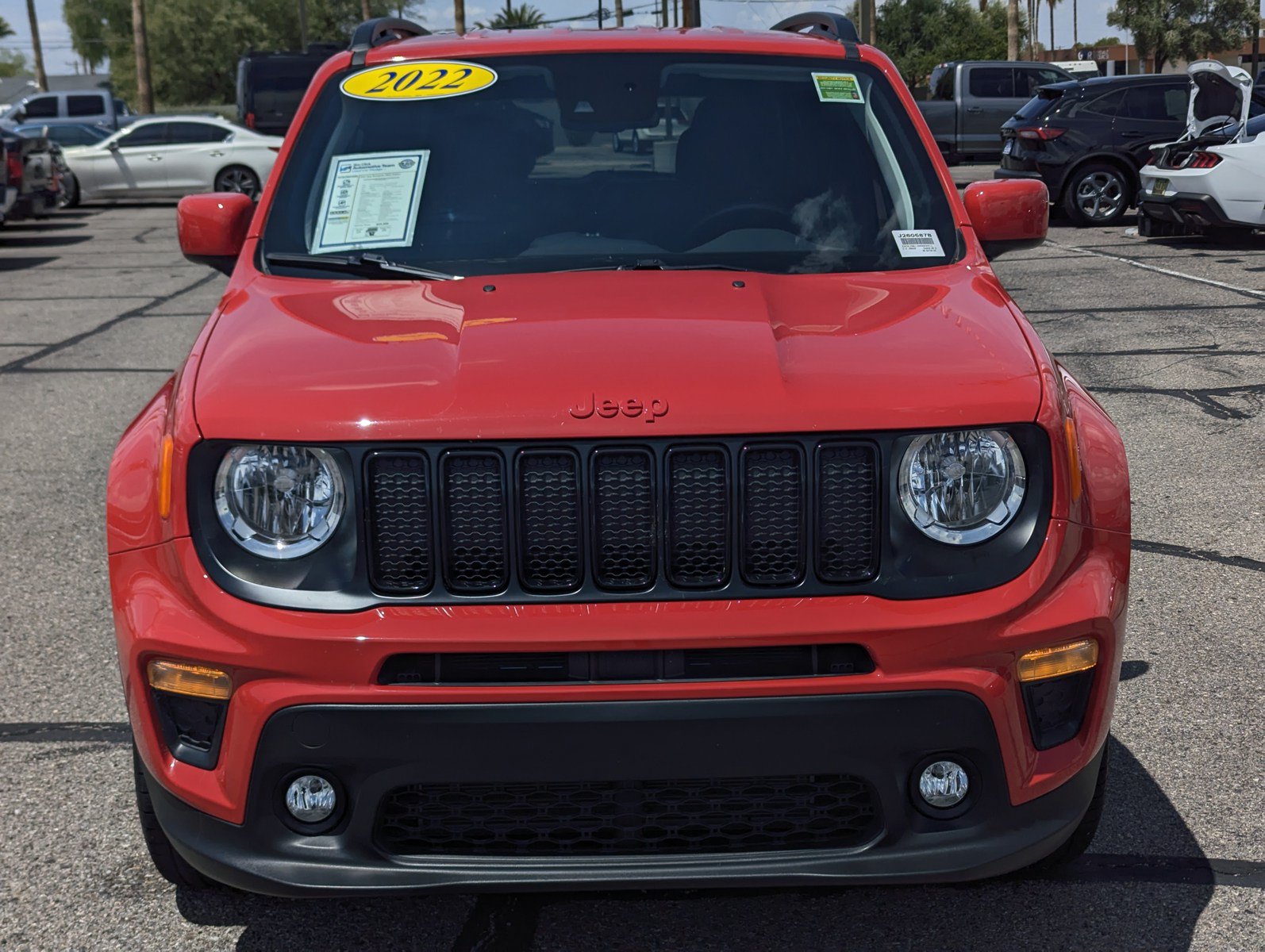 Used 2022 Jeep Renegade Latitude w/ Convenience Group AWD/4WD image 6