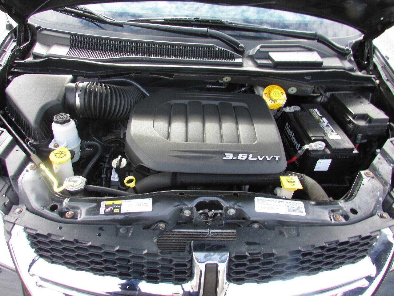 Used 2015 Dodge Grand Caravan SXT FWD image 34