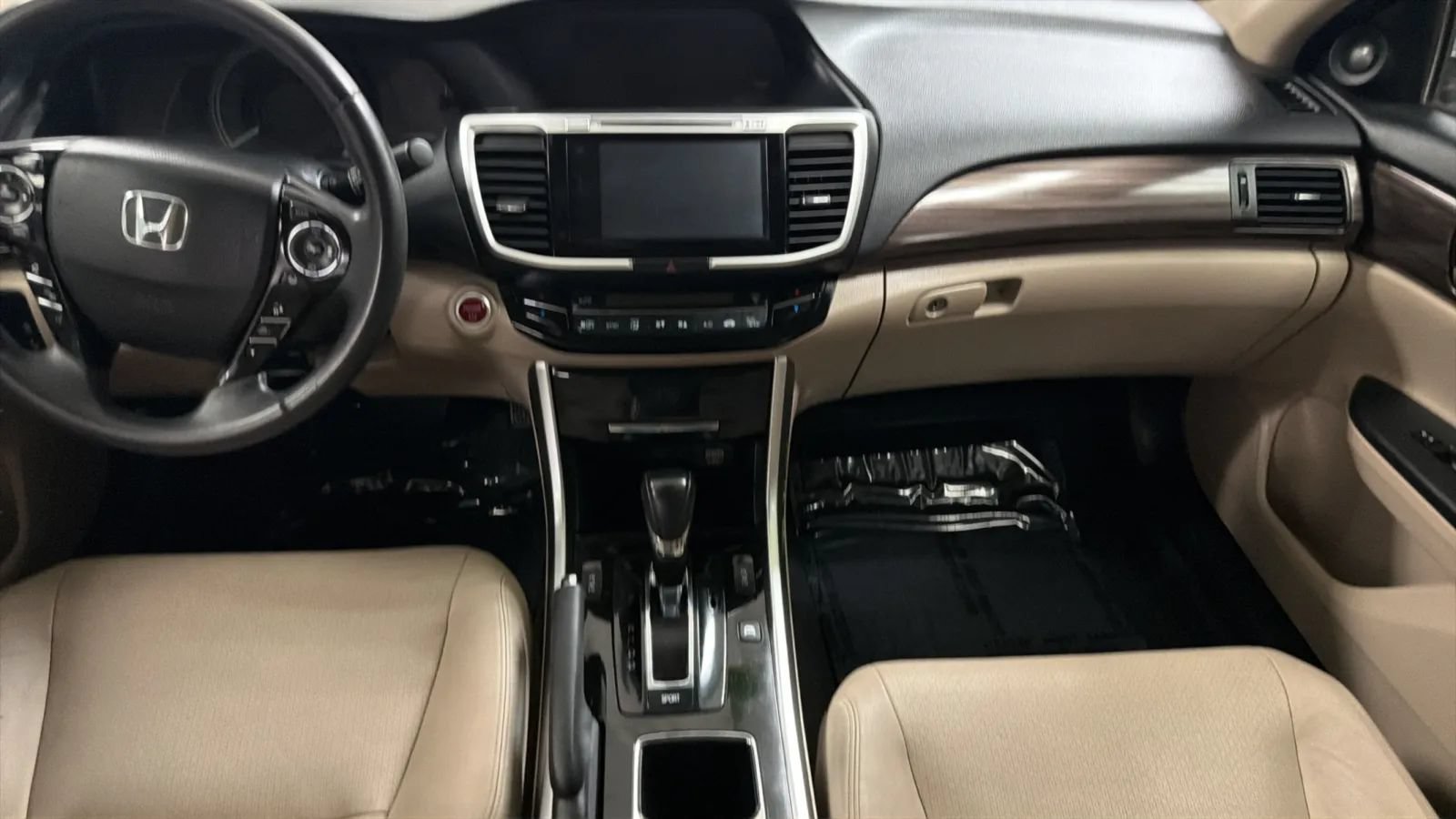 Used 2017 Honda Accord Touring image 16