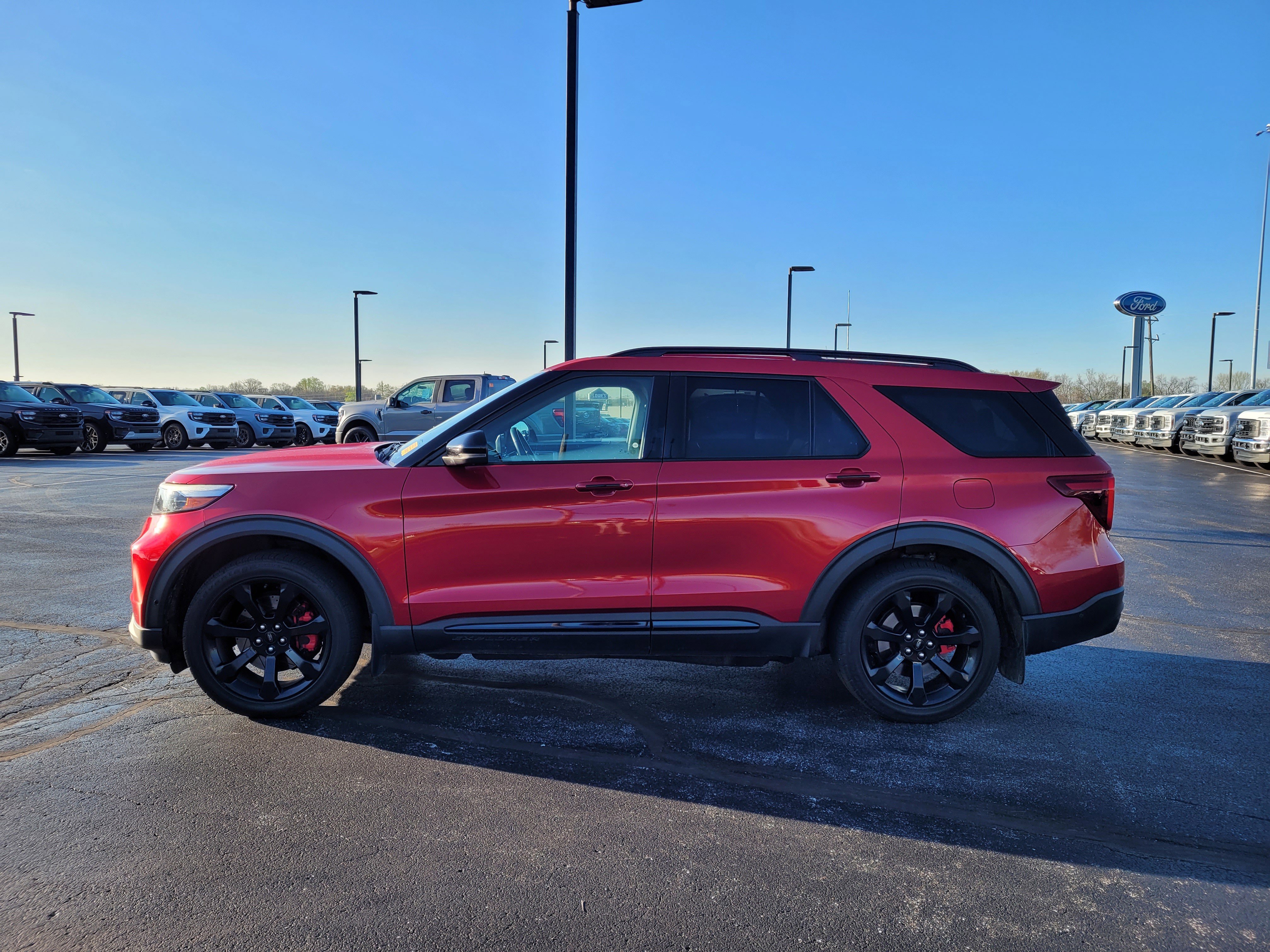 Certified 2020 Ford Explorer ST w/ ST Street Pack image 7