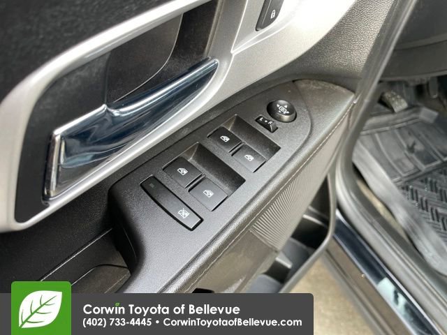 Used 2017 Chevrolet Equinox LT w/ Convenience Package image 11