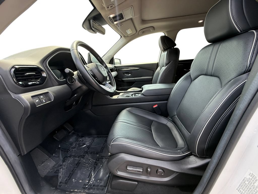 Used 2025 Honda Pilot Elite image 9