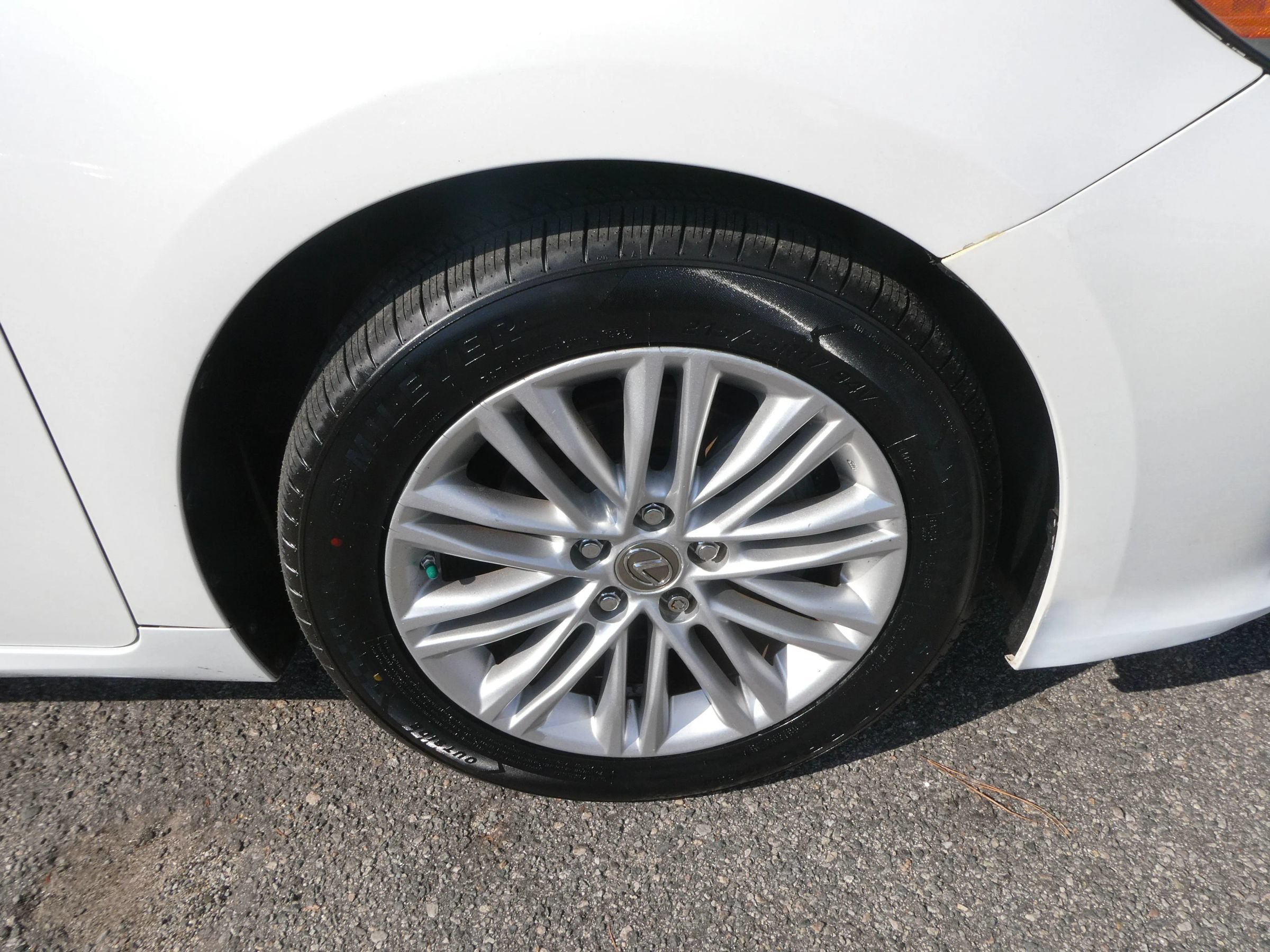 Used 2014 Lexus ES 350 w/ Luxury Package FWD image 34
