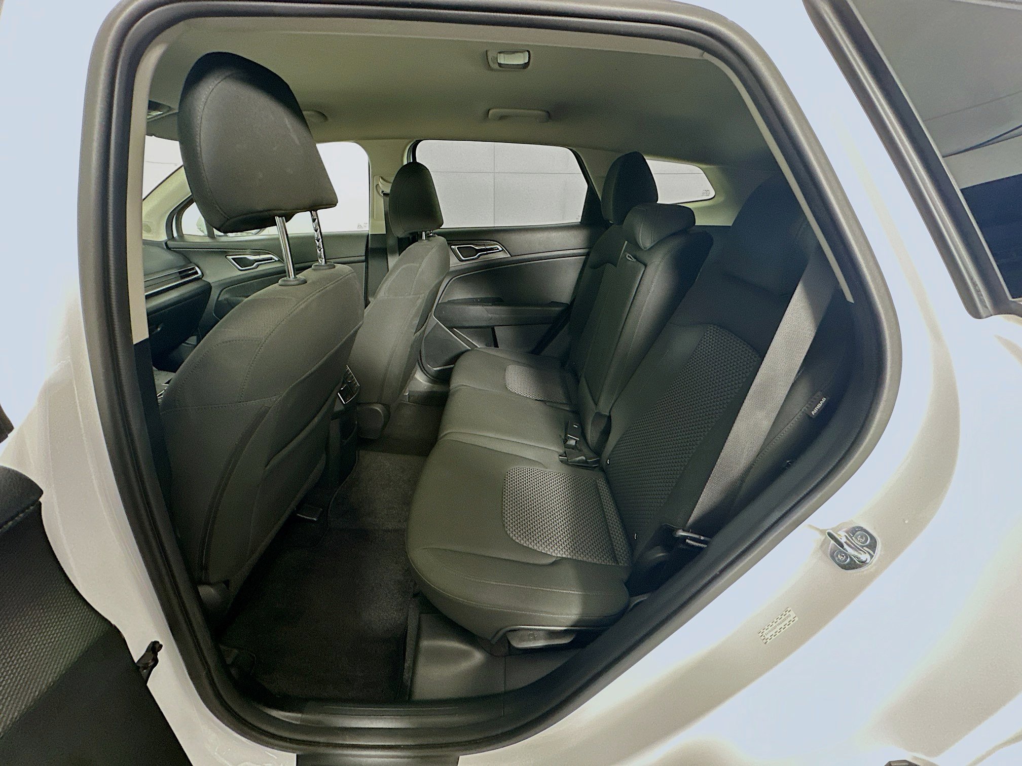 Used 2025 Kia Sportage LX image 26