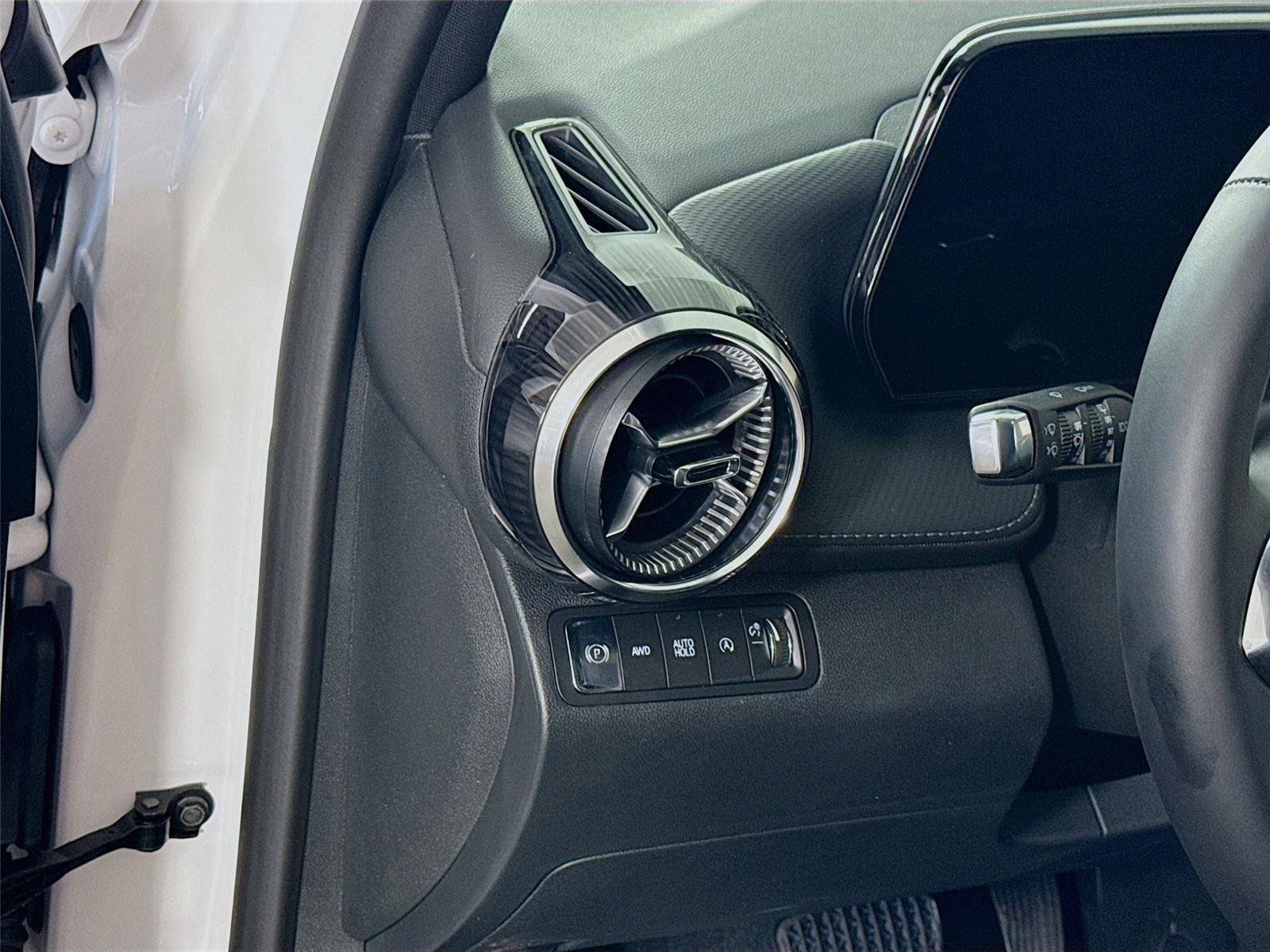 New 2026 Chevrolet Equinox LT AWD/4WD image 4