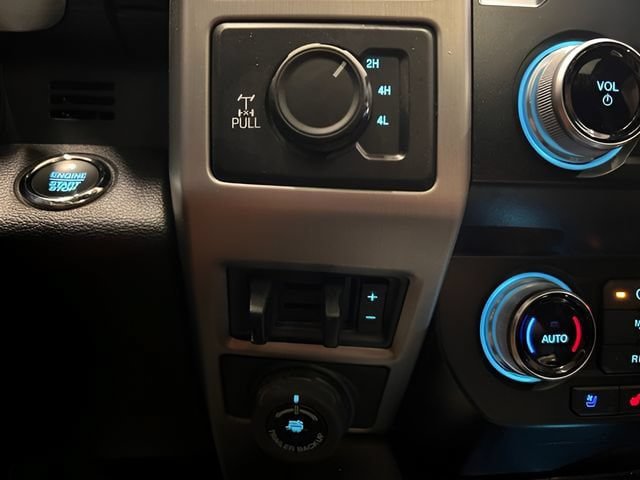 Used 2020 Ford F250 Platinum w/ Tremor Off-Road Package AWD/4WD image 34