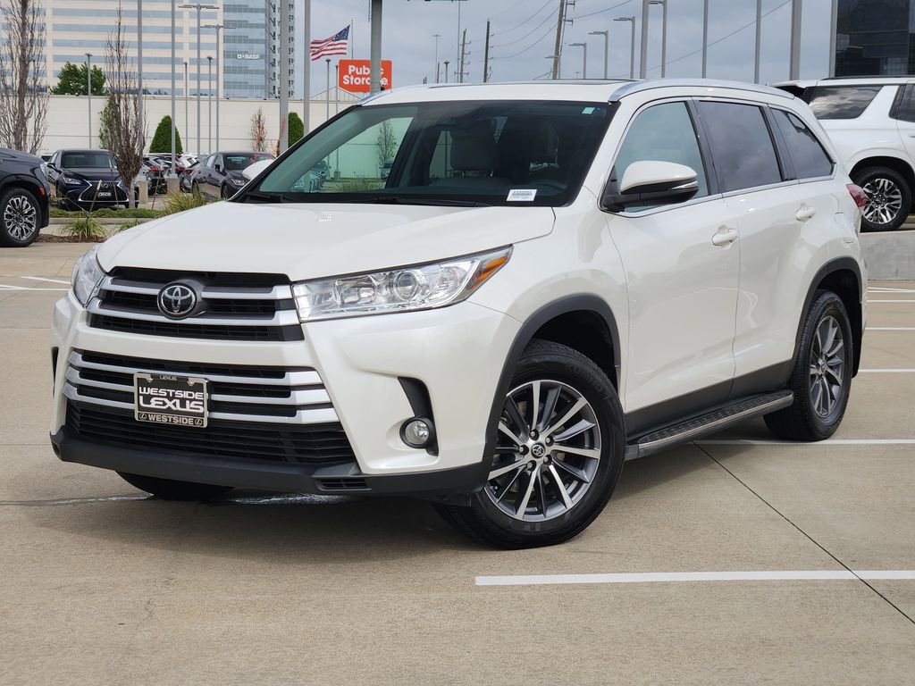 Used 2019 Toyota Highlander XLE image 1