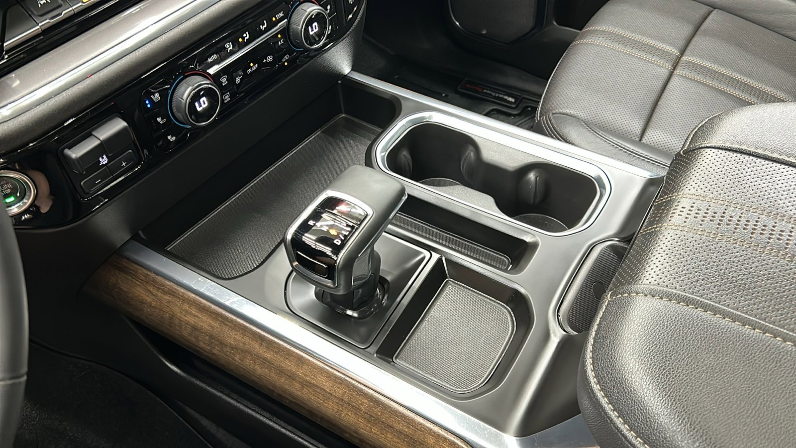 Used 2023 Chevrolet Silverado 1500 High Country w/ High Country Premium Package image 26