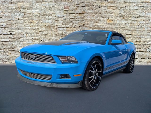 Used 2010 Ford Mustang Convertible image 5