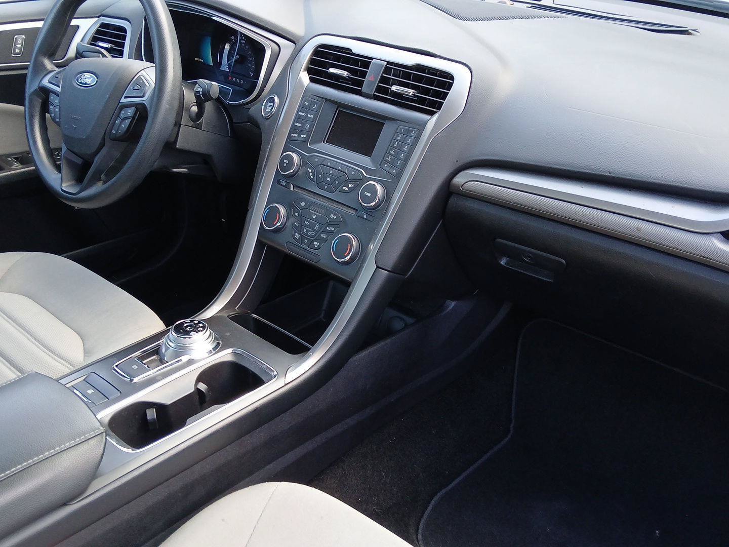 Used 2018 Ford Fusion S FWD image 10