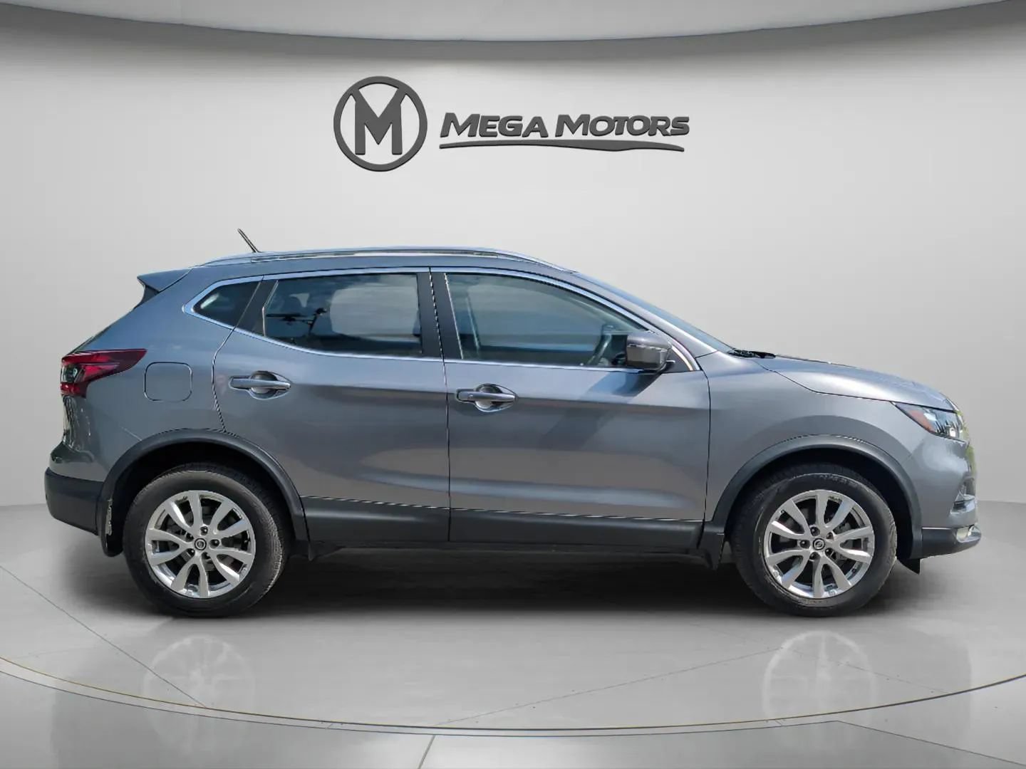 Used 2021 Nissan Rogue Sport SV FWD image 9