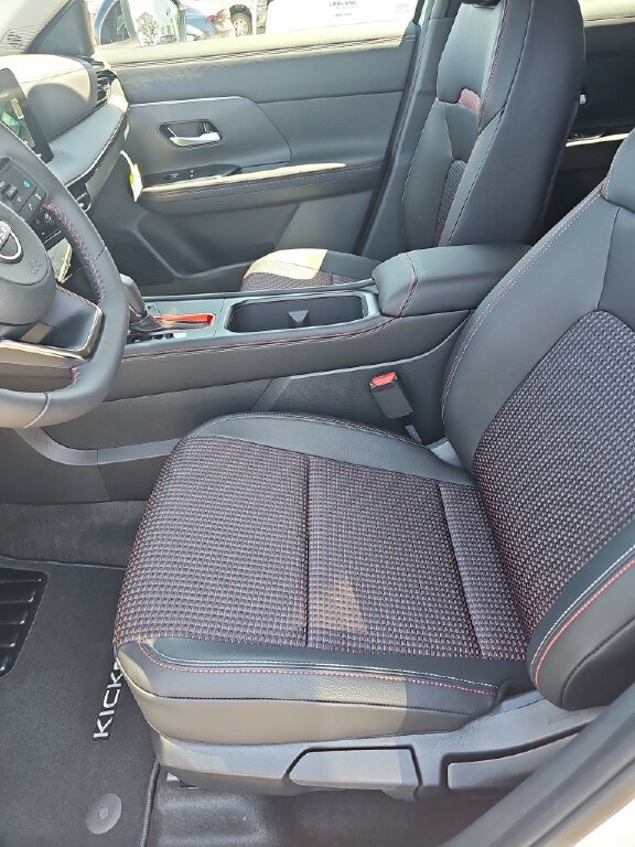 New 2026 Nissan Kicks SR image 5