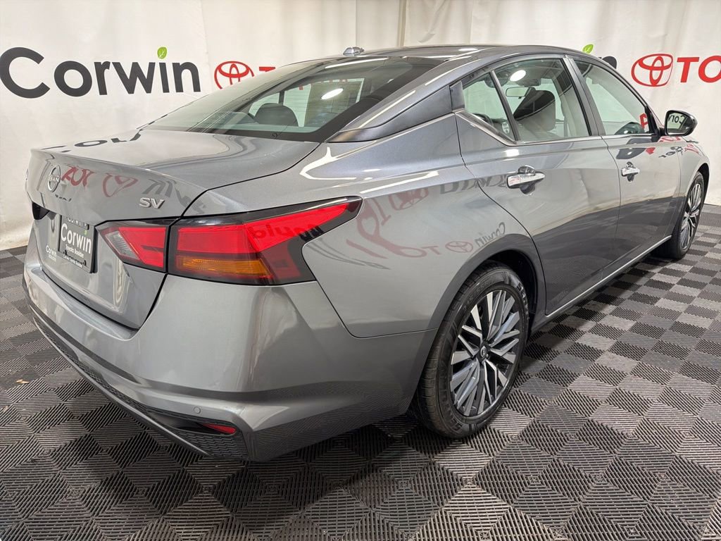 Used 2024 Nissan Altima 2.5 SV image 7