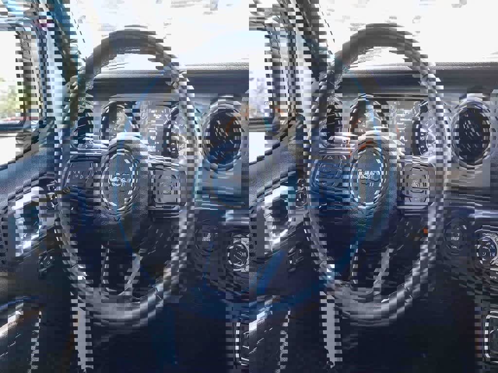 Certified 2022 Jeep Gladiator Sport image 14