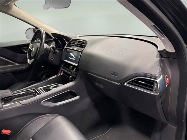 Used 2019 Jaguar F-PACE Prestige image 14
