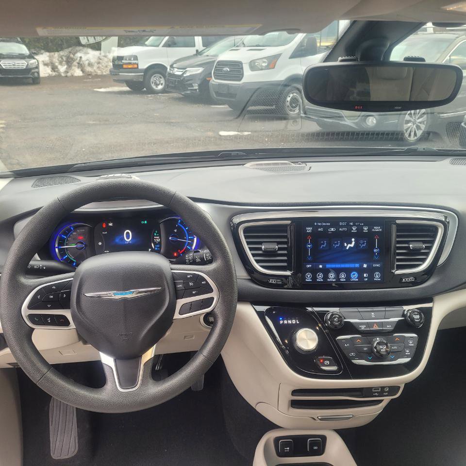 Used 2017 Chrysler Pacifica Touring Plus image 15