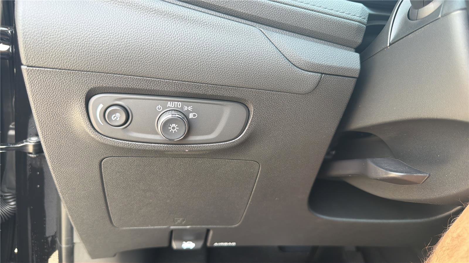 New 2026 Buick Encore GX Sport Touring AWD/4WD image 14