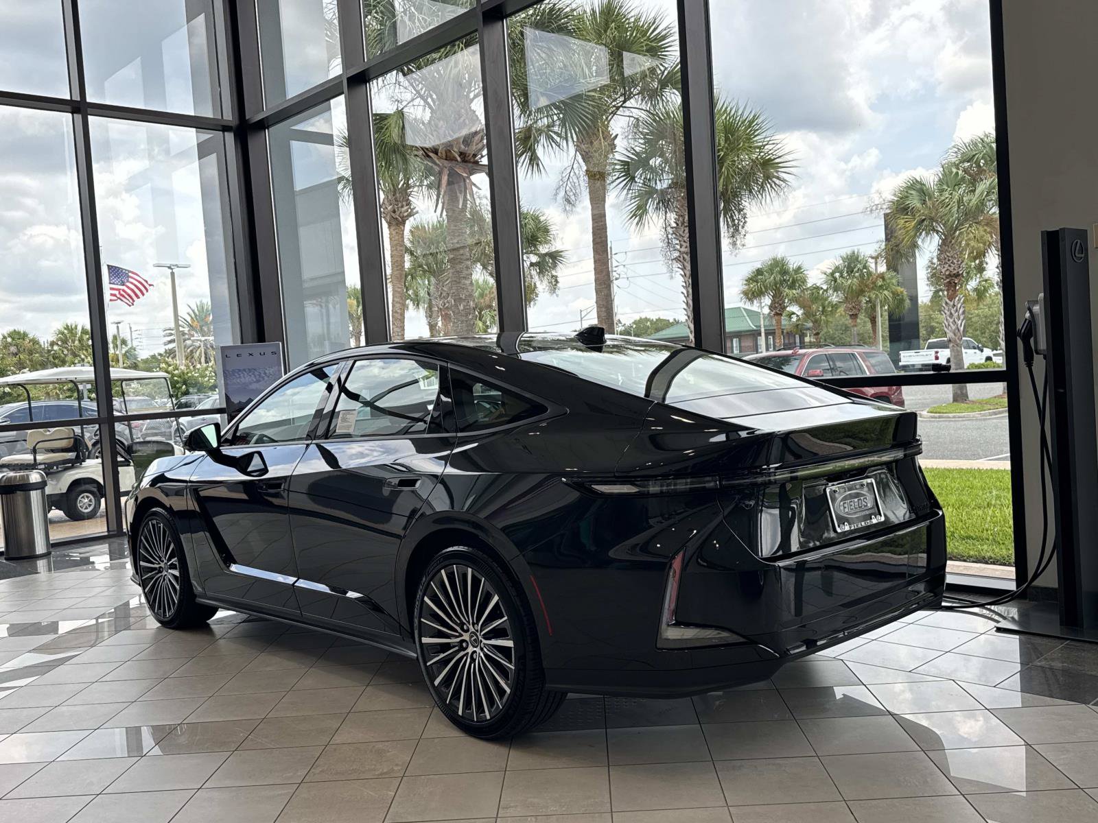 New 2026 Lexus ES 350e w/ Convenience Package FWD image 5