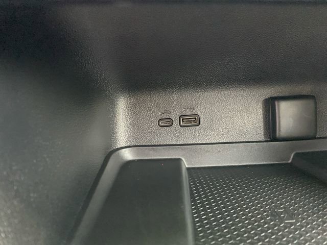 Used 2025 Chevrolet Traverse RS w/ LPO, Floor Liner Package AWD/4WD image 39