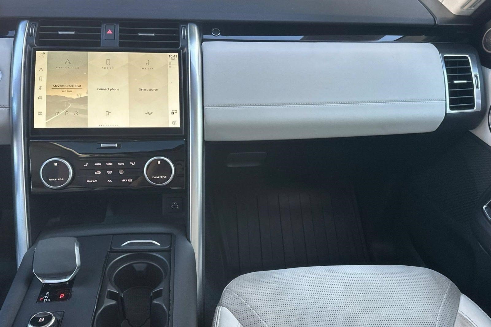 Used 2022 Land Rover Discovery S AWD/4WD image 24