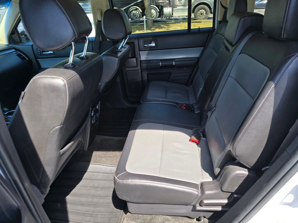 Used 2015 Ford Flex Limited w/ Limited Appearance Package AWD/4WD image 12