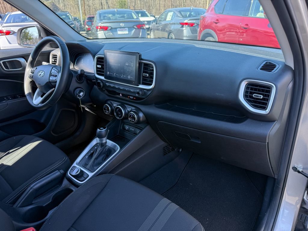 Used 2023 Hyundai Venue SEL image 8