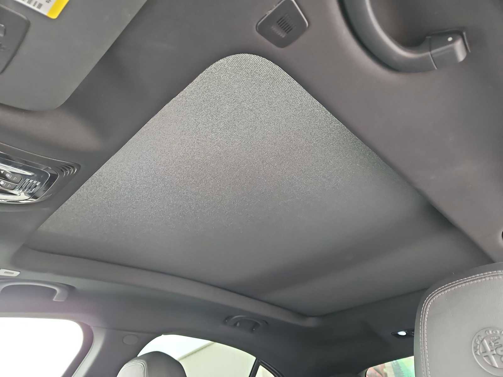 Used 2022 Alfa Romeo Stelvio Ti image 19