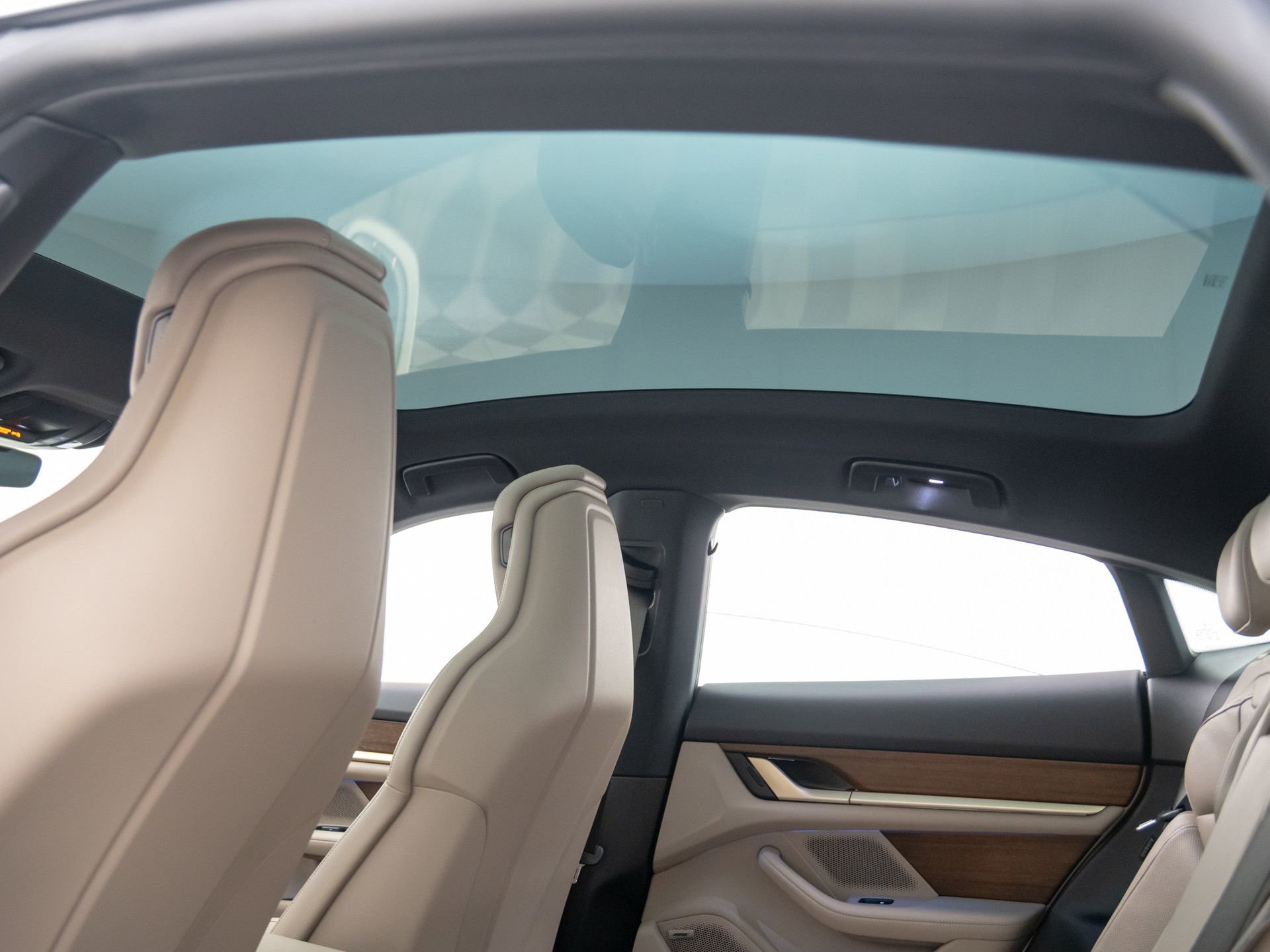 New 2025 Porsche Taycan image 18