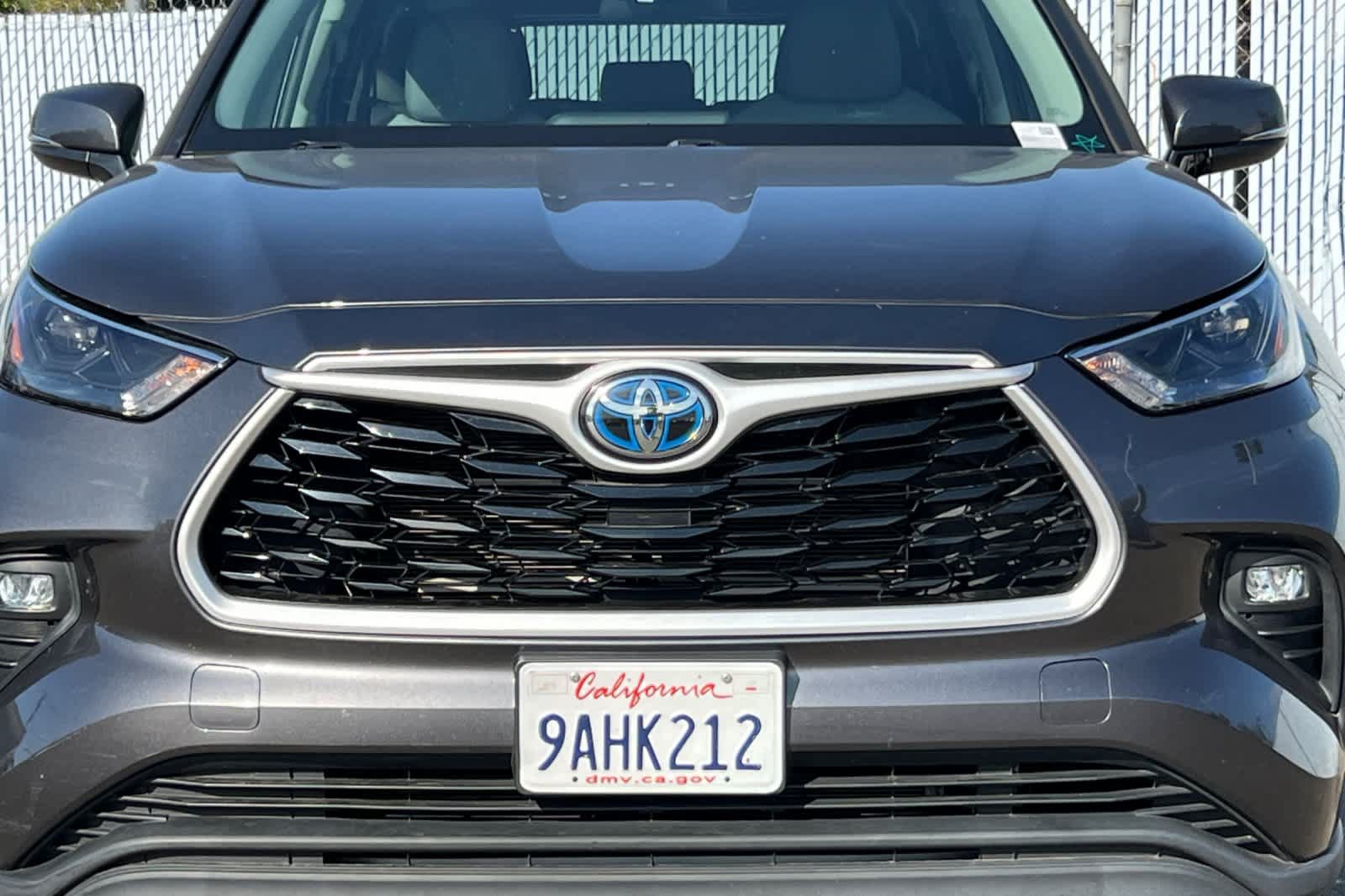 Used 2022 Toyota Highlander LE AWD/4WD image 14