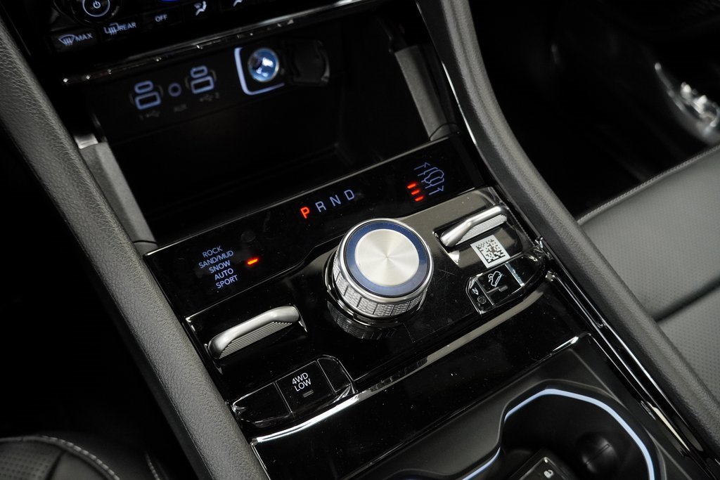 New 2025 Jeep Grand Cherokee Overland w/ Trailer Tow Package image 25