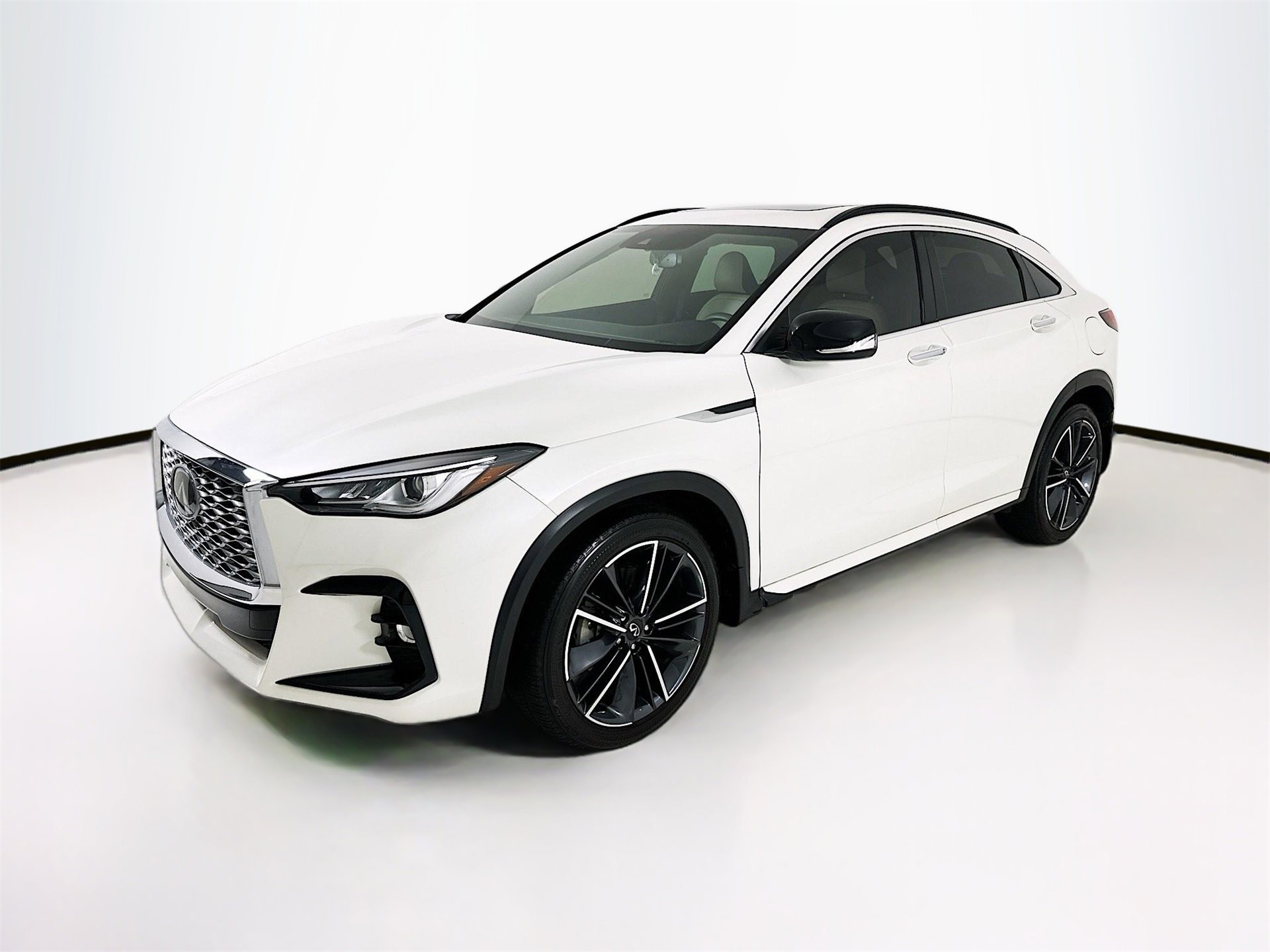 Used 2023 INFINITI QX55 Luxe w/ Cargo Package image 3