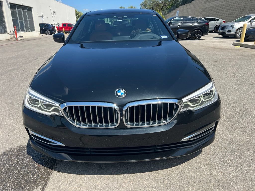 Used 2020 BMW 530i w/ Premium Package RWD image 2