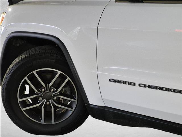 Used 2019 Jeep Grand Cherokee Laredo w/ Laredo X Package RWD image 10