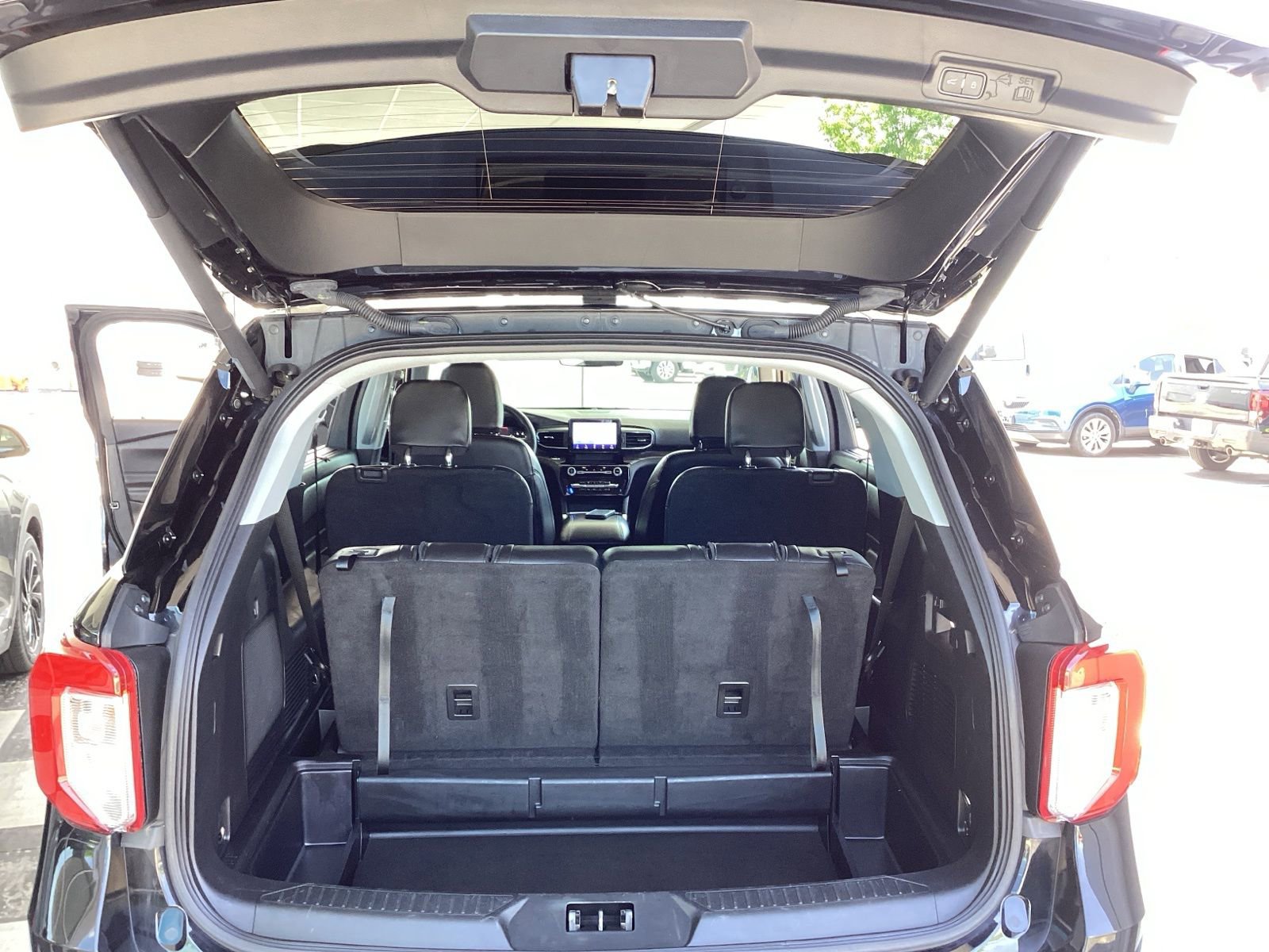 Used 2022 Ford Explorer Limited RWD image 23